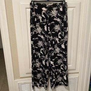 Wide leg black and white pants.